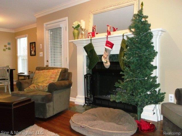 438 Moran Road Grosse Pointe, MI 48236 - Photo 2 of 25 DSCF0617.JPG