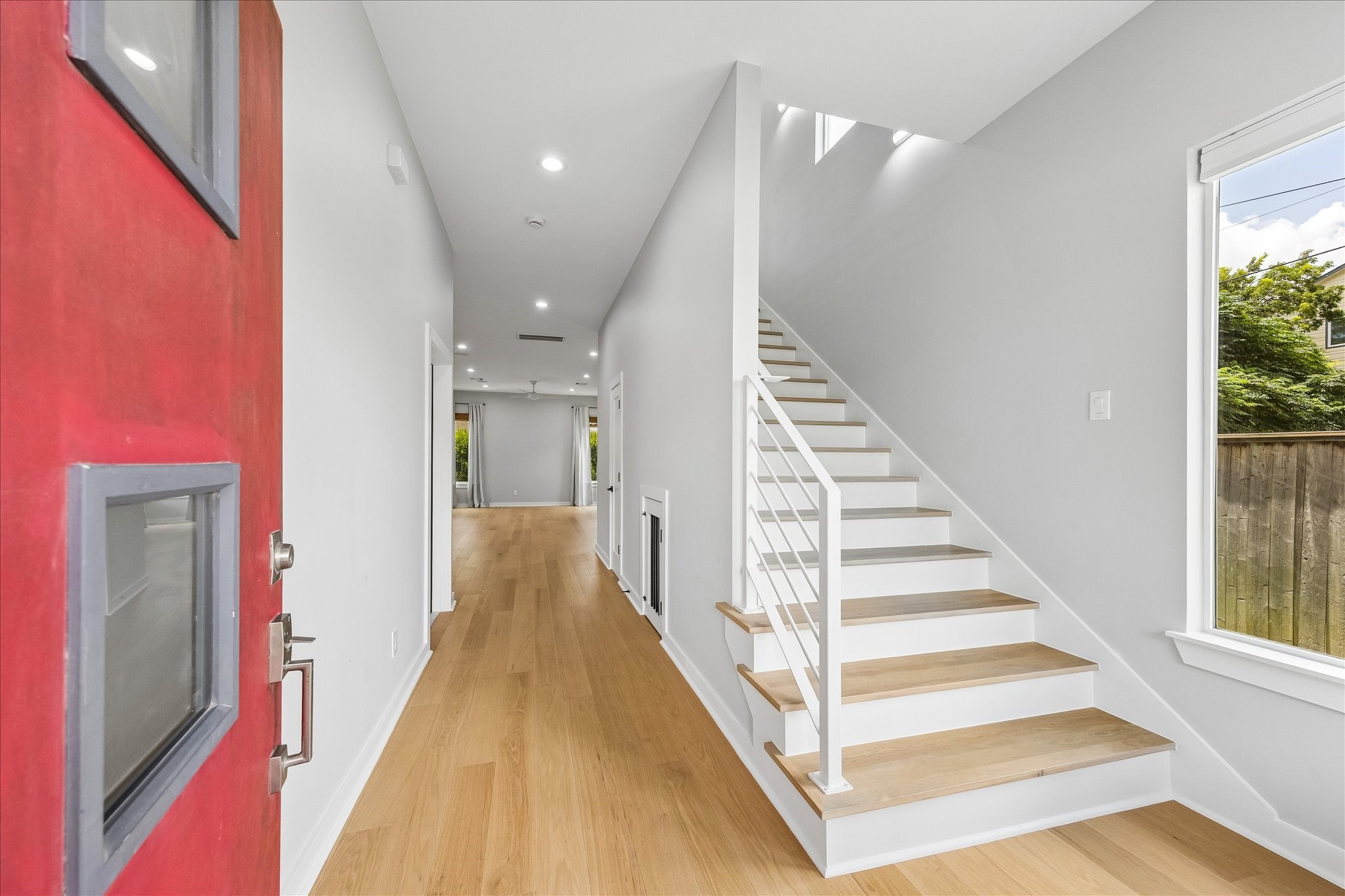 304 Hogan Street Houston, TX 77009 - Photo 3 of 28