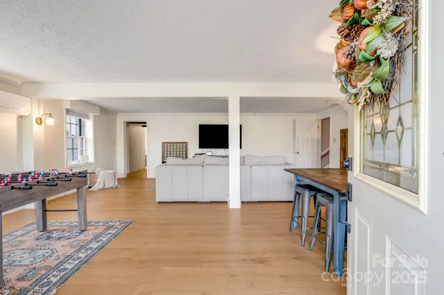 $635,000 | 203 Davis Mountain Road, Laurel Park, NC 28739