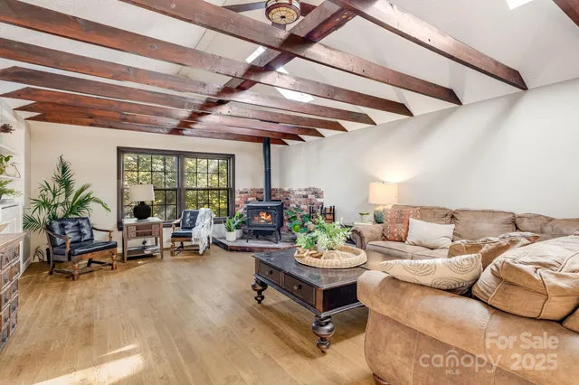 $635,000 | 203 Davis Mountain Road, Laurel Park, NC 28739