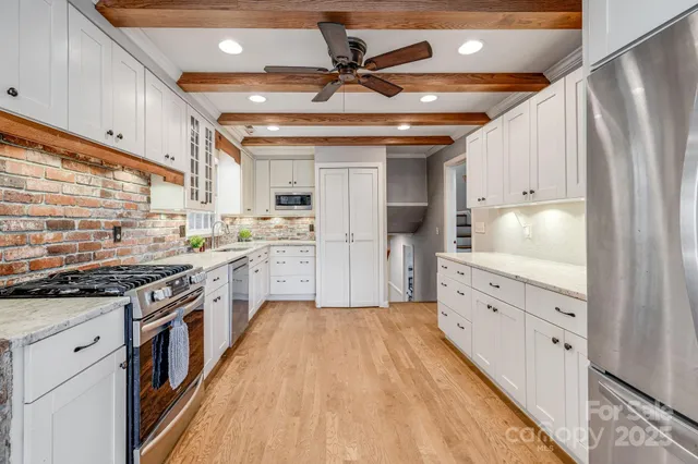 $635,000 | 203 Davis Mountain Road, Laurel Park, NC 28739