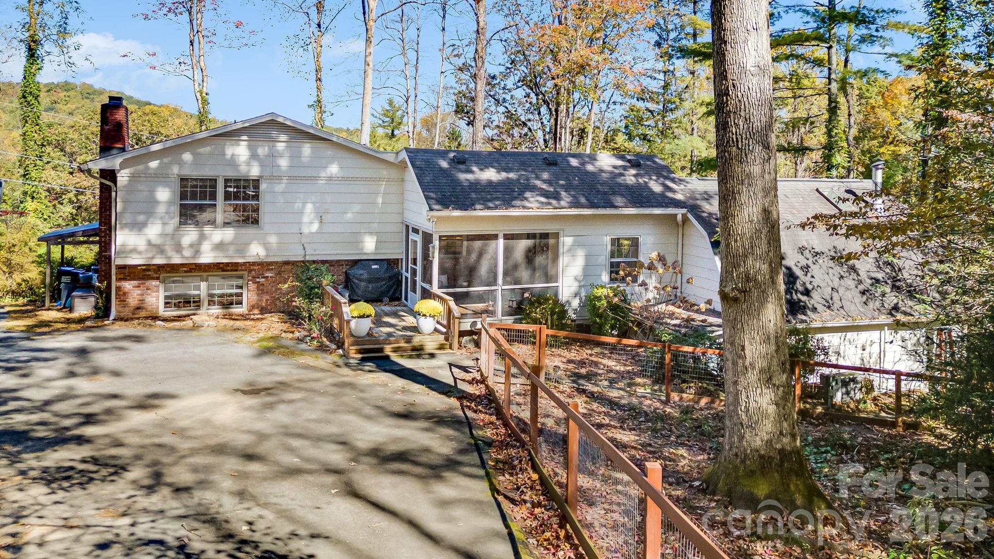203 Davis Mountain Road Laurel Park, NC 28739 - Photo 10 of 41
