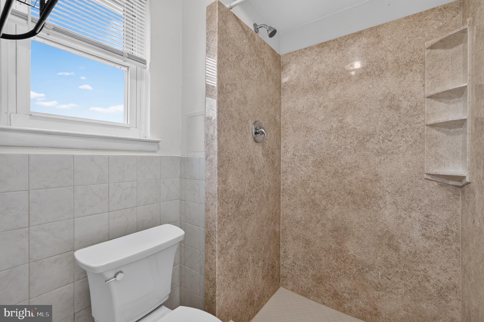 1100 Surrey Road Philadelphia, PA 19115 - Photo 18 of 31 Master Bathroom