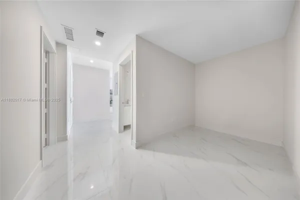 $8,200 | 700 Northeast 24th Street, Unit 502, Miami, FL 33137