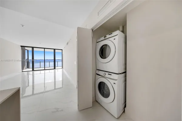 $8,200 | 700 Northeast 24th Street, Unit 502, Miami, FL 33137