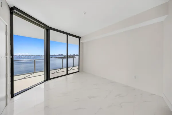 $8,200 | 700 Northeast 24th Street, Unit 502, Miami, FL 33137