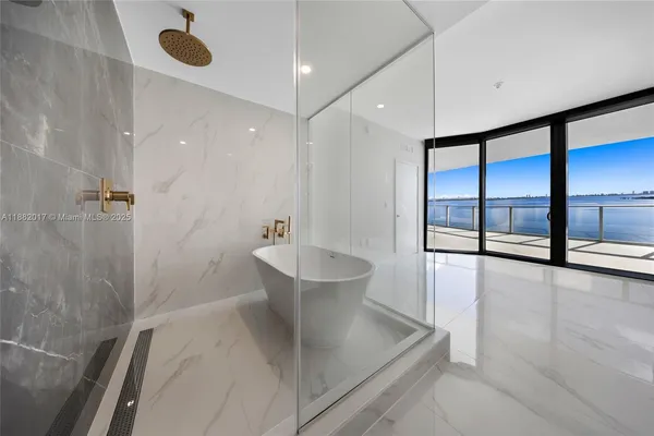 $8,200 | 700 Northeast 24th Street, Unit 502, Miami, FL 33137