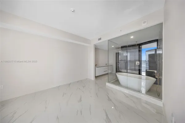 $8,200 | 700 Northeast 24th Street, Unit 502, Miami, FL 33137