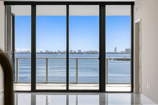 $8,200 | 700 Northeast 24th Street, Unit 502, Miami, FL 33137