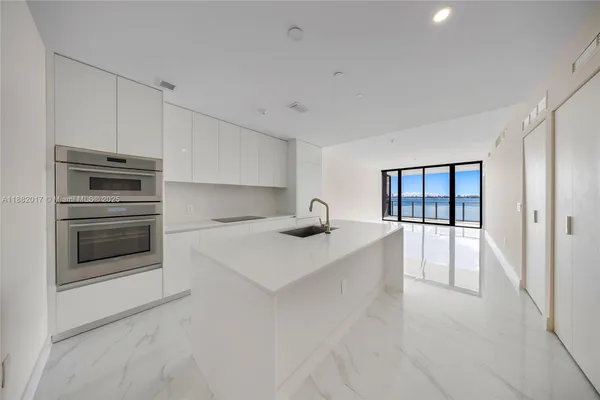 $8,200 | 700 Northeast 24th Street, Unit 502, Miami, FL 33137