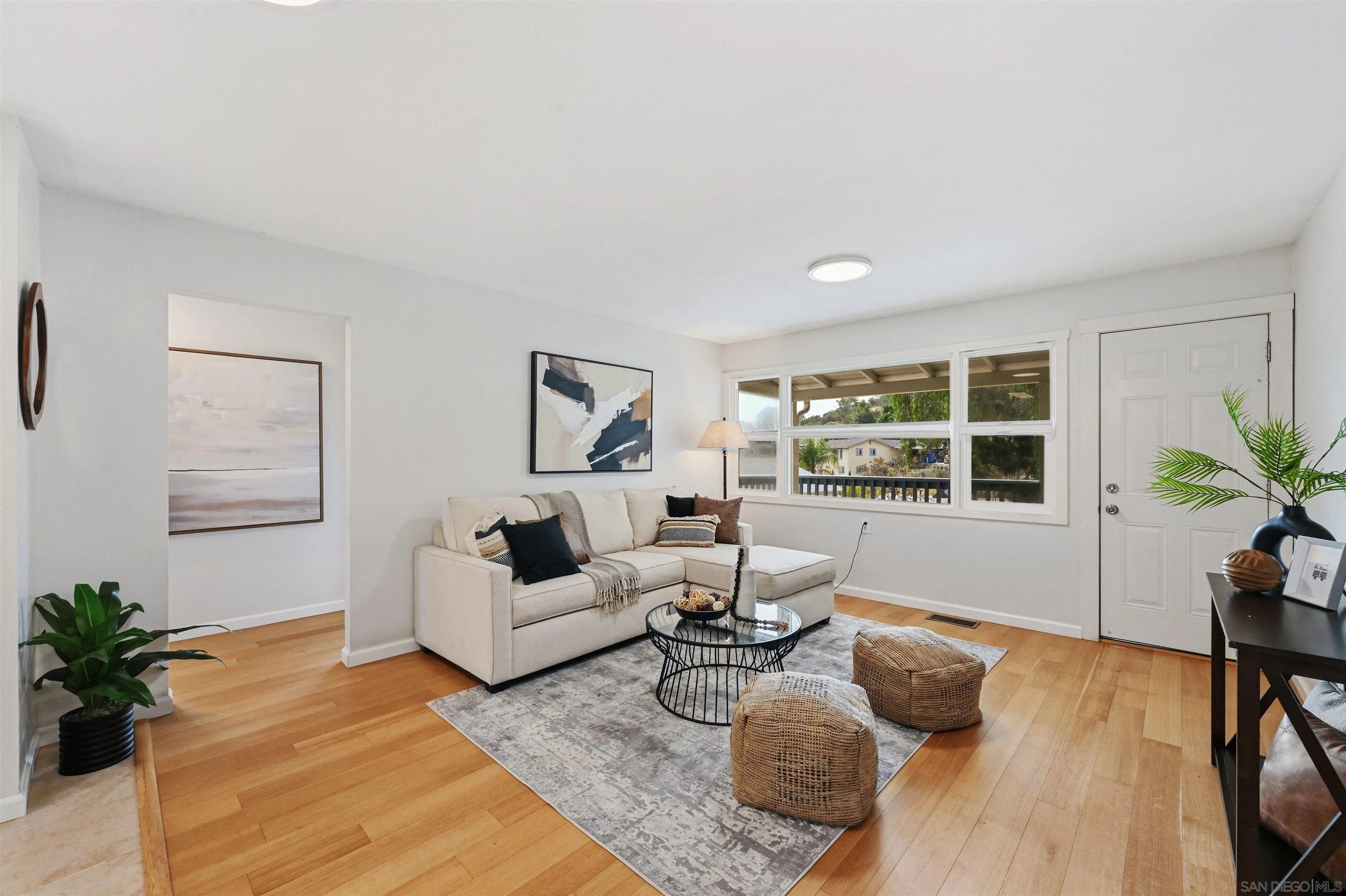 285 Ritchey Street San Diego, CA 92114 - Photo 4 of 34