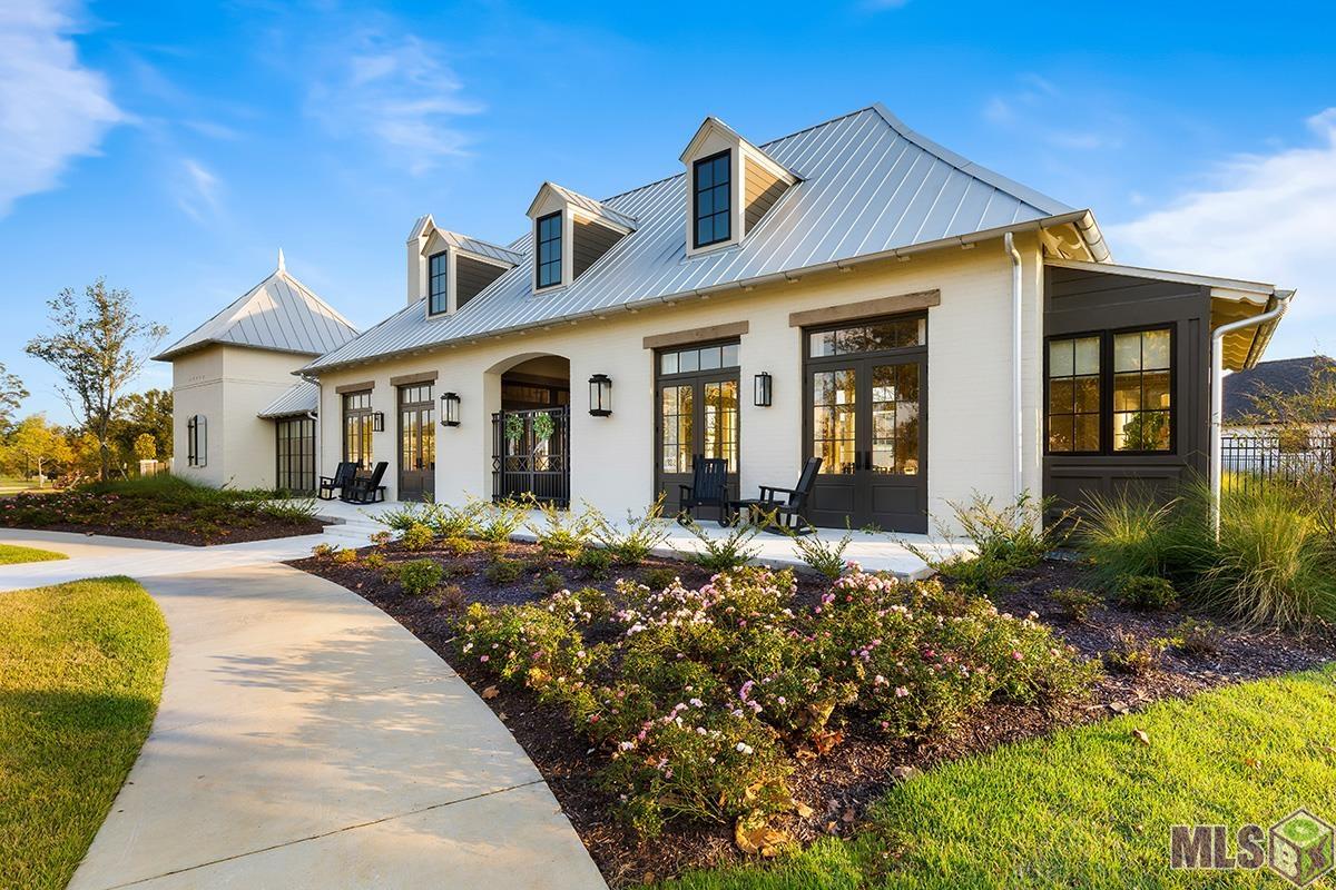 5324 Rue Des Jardin Baton Rouge, LA 70808 - Photo 19 of 25 Rouzan Clubhouse & Pool