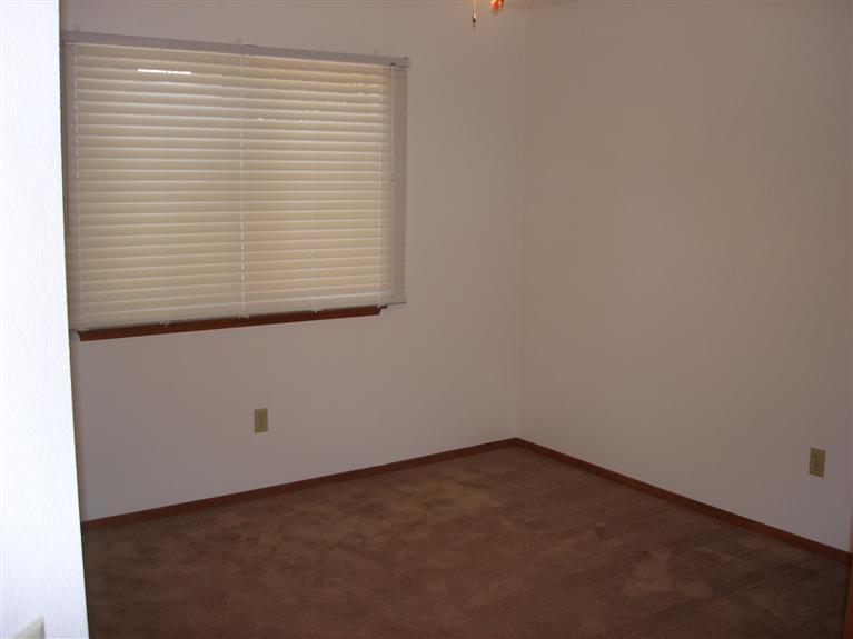 445 East Sycamore Avenue Reedley, CA 93654 - Photo 8 of 13 Gallery Image 8
