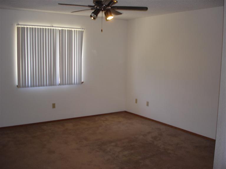 445 East Sycamore Avenue Reedley, CA 93654 - Photo 9 of 13 Gallery Image 9