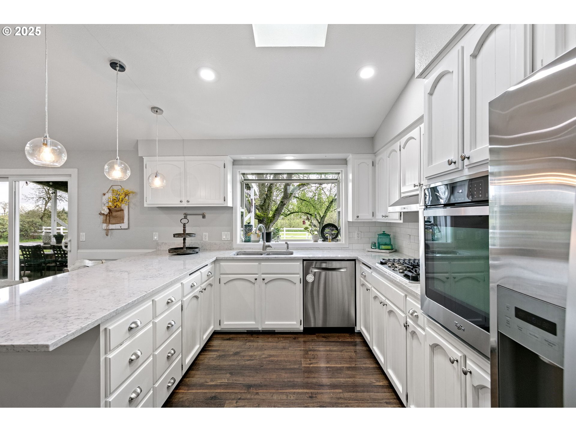 20996 Filbert Road Harrisburg, OR 97446 - Photo 11 of 47 Gallery Image 11