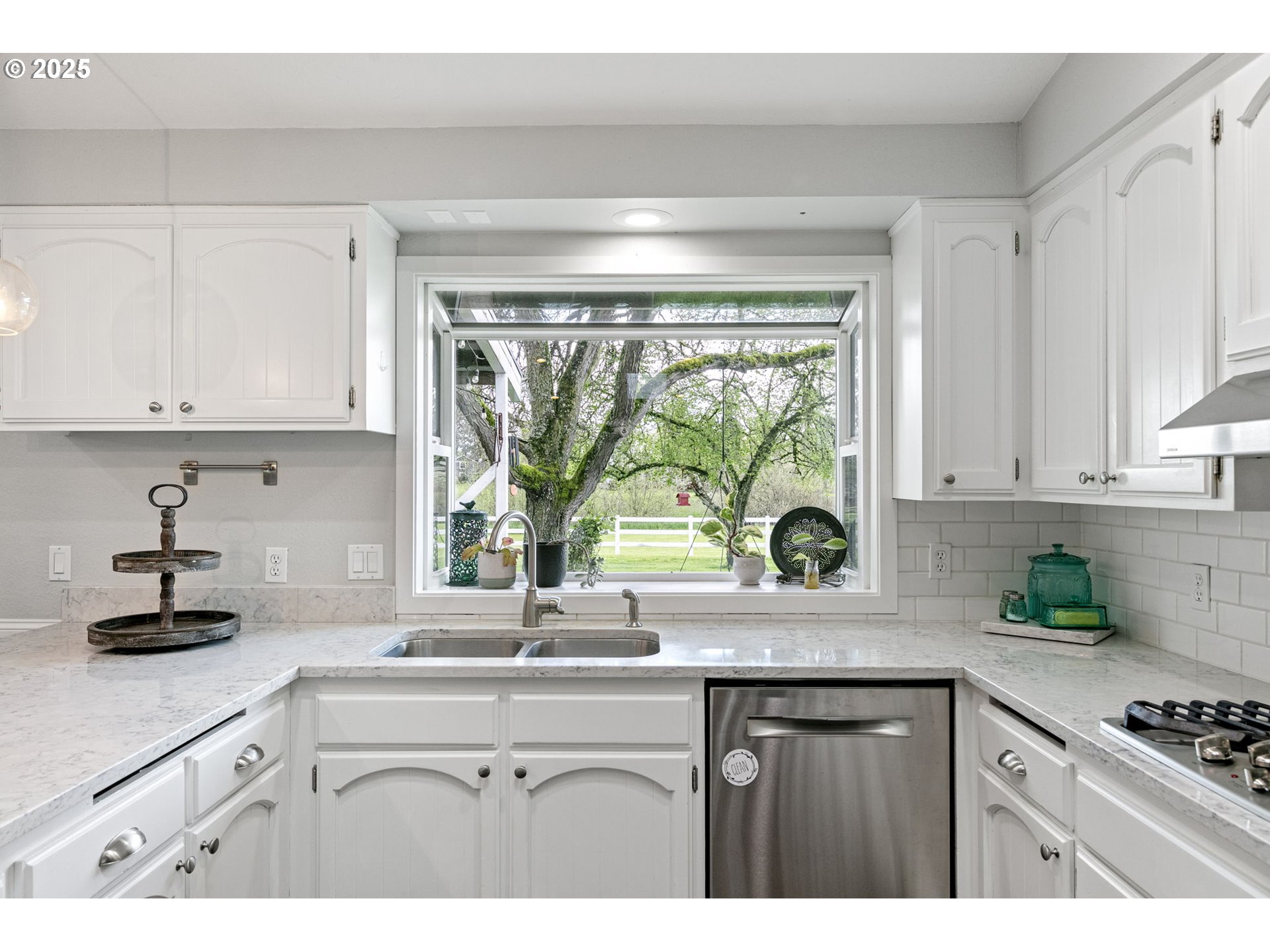 20996 Filbert Road Harrisburg, OR 97446 - Photo 12 of 47 Gallery Image 12