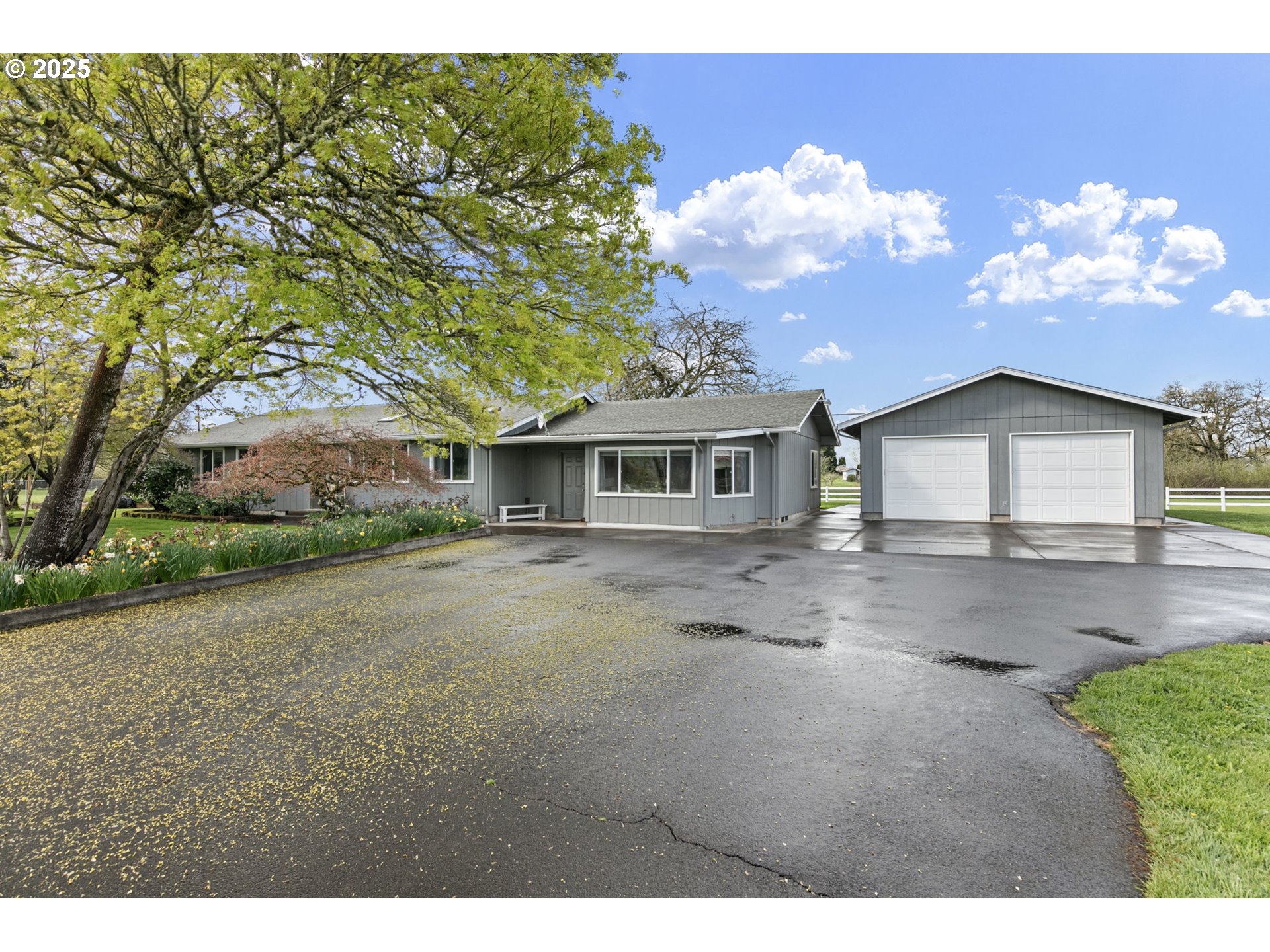 20996 Filbert Road Harrisburg, OR 97446 - Photo 3 of 47 Gallery Image 3