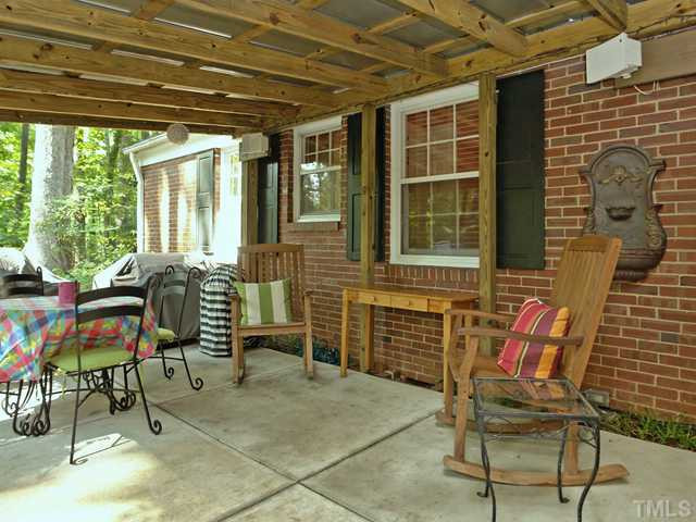 911 Runnymede Road Raleigh, NC 27607 - Photo 22 of 25 Patio/Deck