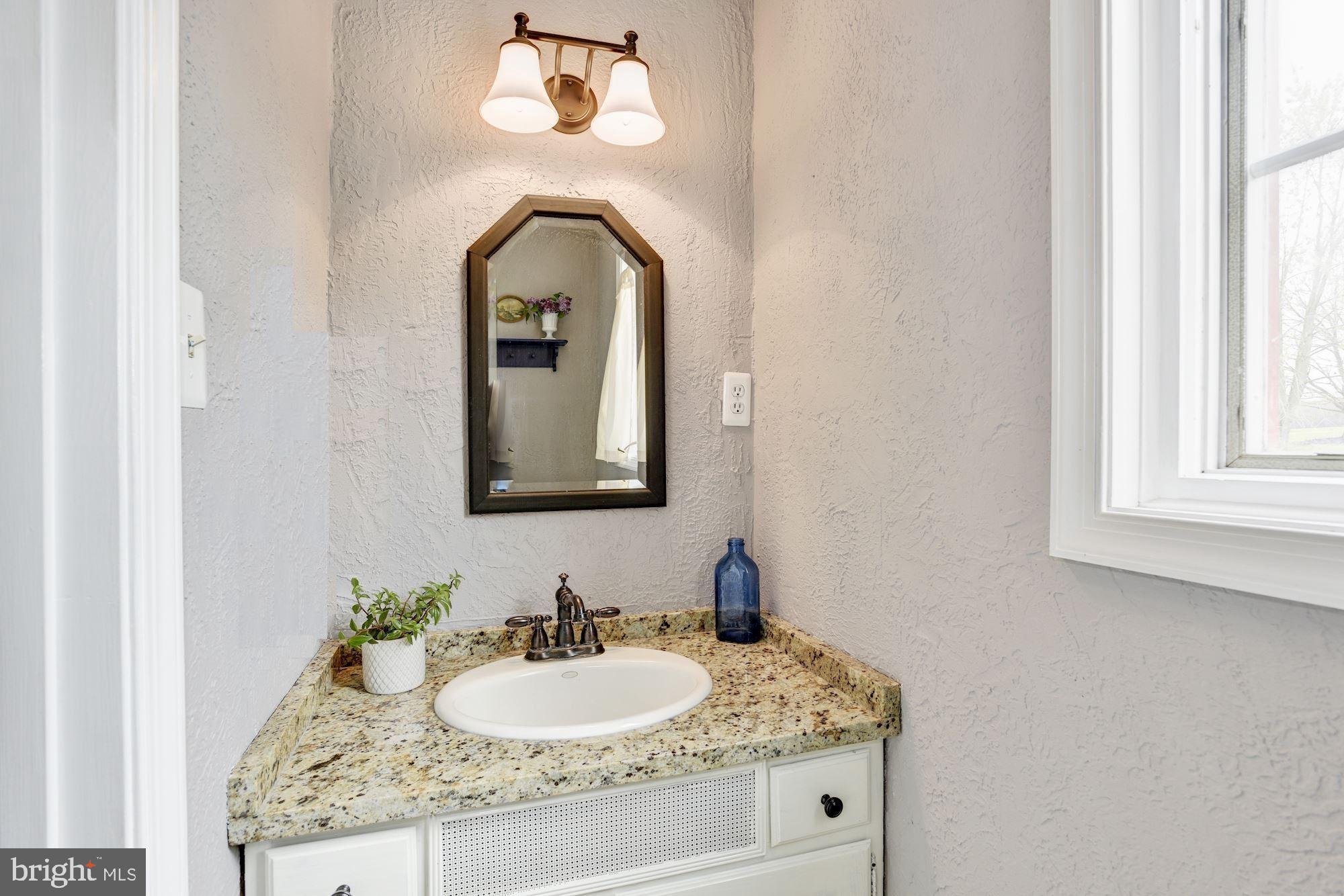 2721 Garrett Road White Hall, MD 21161 - Photo 21 of 40 Powder Room