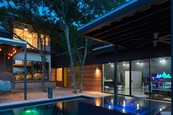 $2,899,950 | 4713 Vía Media, Austin, TX 78746
