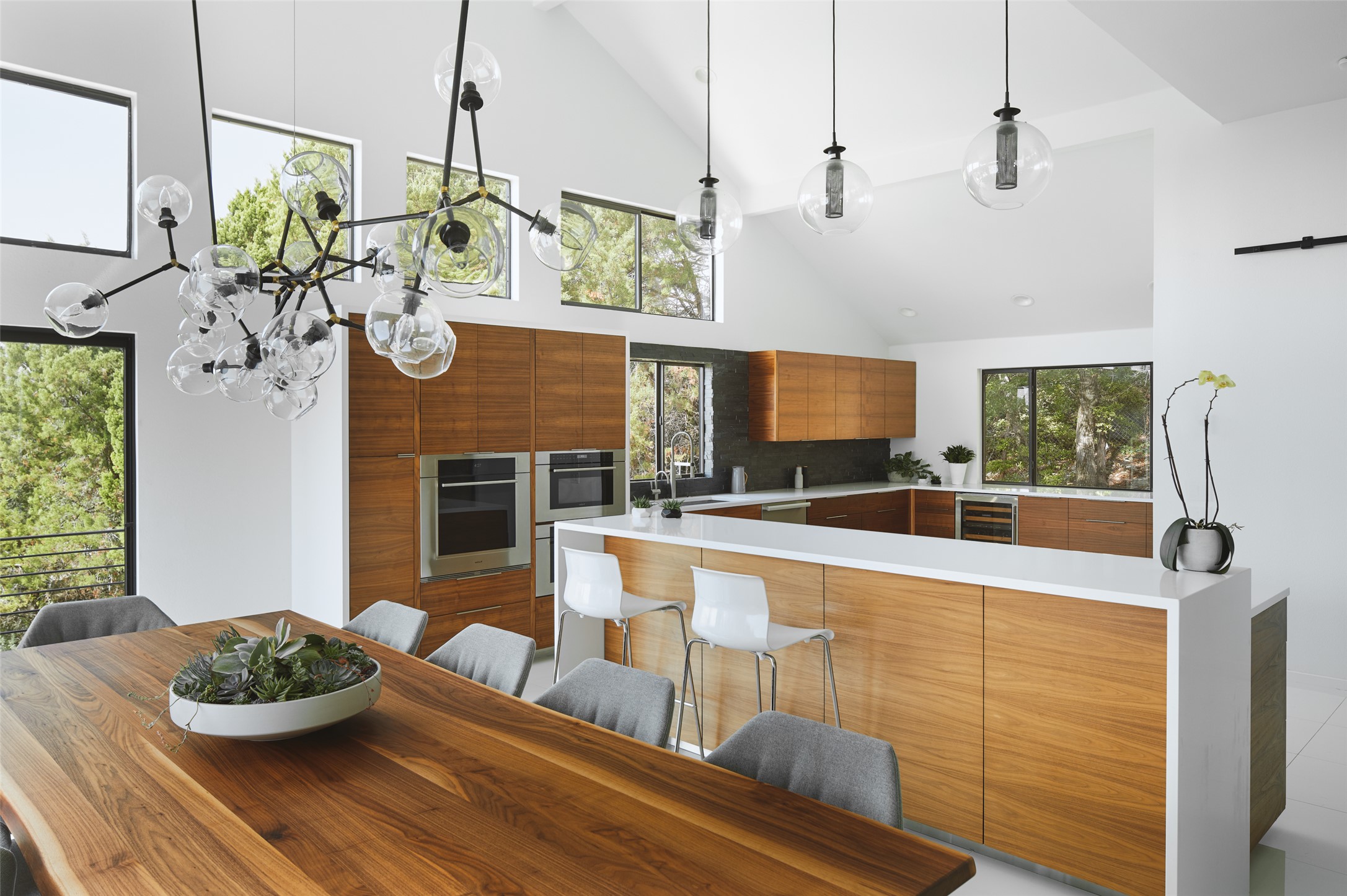 4713 Vía Media Austin, TX 78746 - Photo 13 of 40