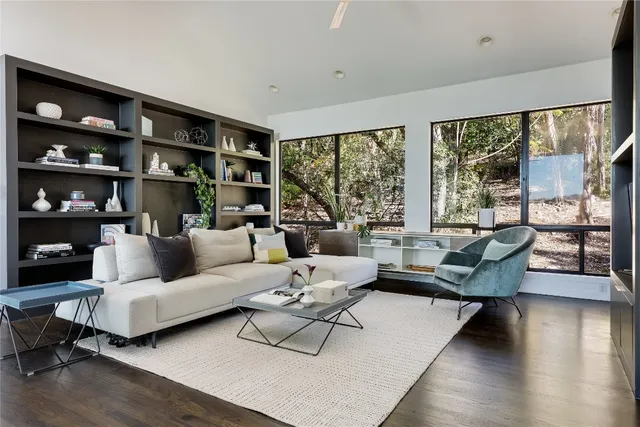 $3,200,000 | 4713 VÃa Media, Austin, TX 78746