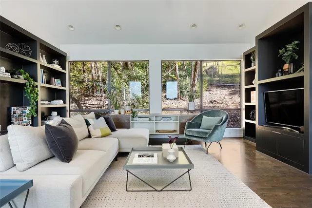 $3,200,000 | 4713 VÃa Media, Austin, TX 78746