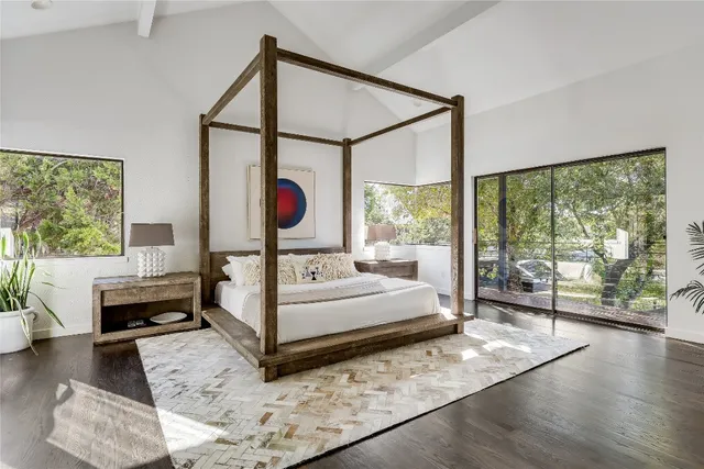 $3,200,000 | 4713 VÃa Media, Austin, TX 78746