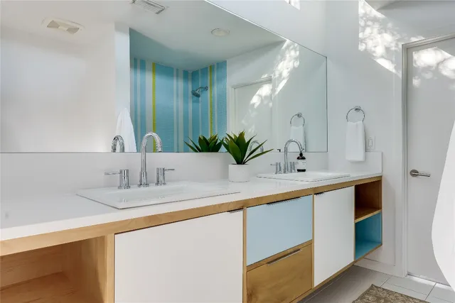 $3,200,000 | 4713 VÃa Media, Austin, TX 78746