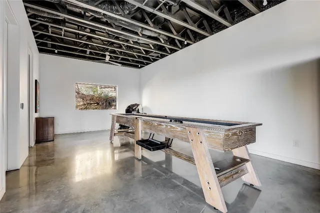 $3,200,000 | 4713 VÃa Media, Austin, TX 78746