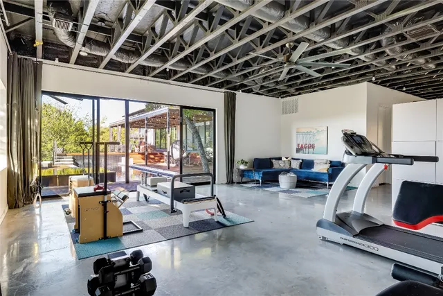 $3,200,000 | 4713 VÃa Media, Austin, TX 78746