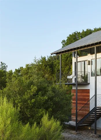 $3,200,000 | 4713 VÃa Media, Austin, TX 78746