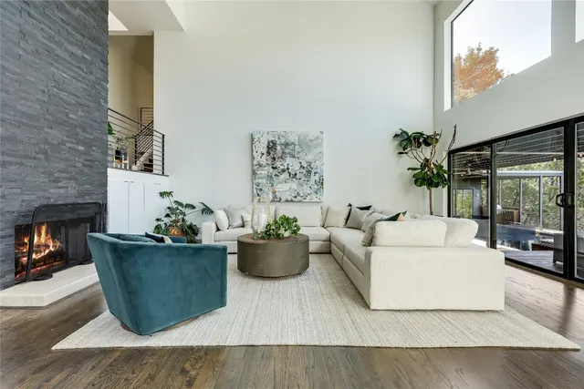 $3,200,000 | 4713 VÃa Media, Austin, TX 78746