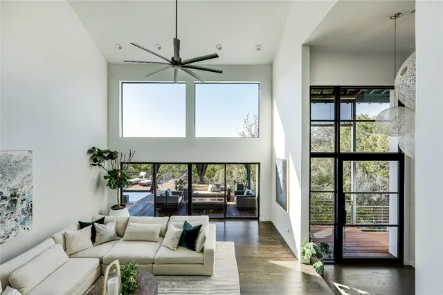 $3,200,000 | 4713 VÃa Media, Austin, TX 78746