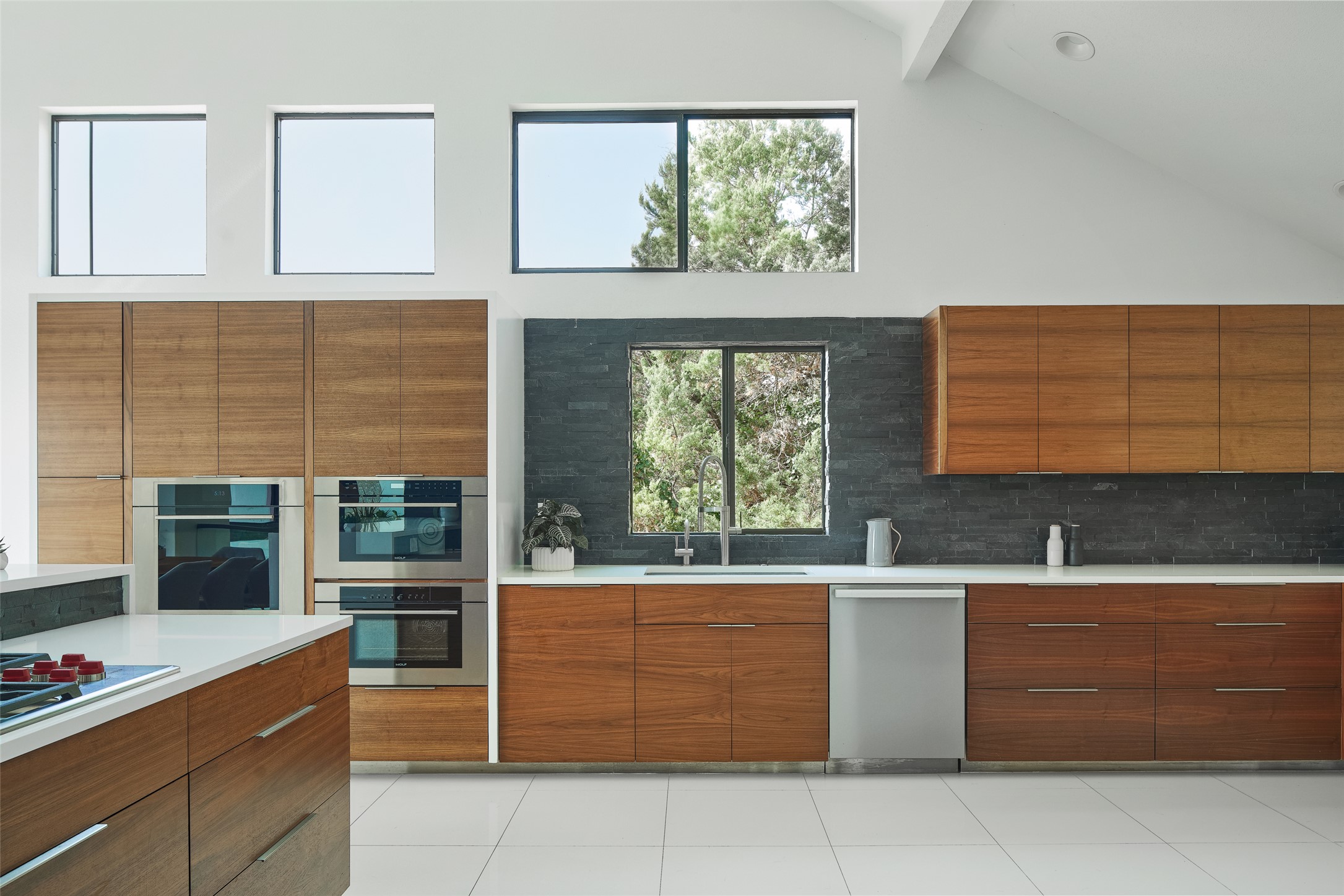 4713 Vía Media Austin, TX 78746 - Photo 10 of 40