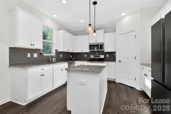 $2,995 | 7132 Wheyfield Drive, Charlotte, NC 28215