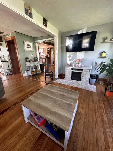 $200,000 | 403 Williams Street, Howe, IN 46746