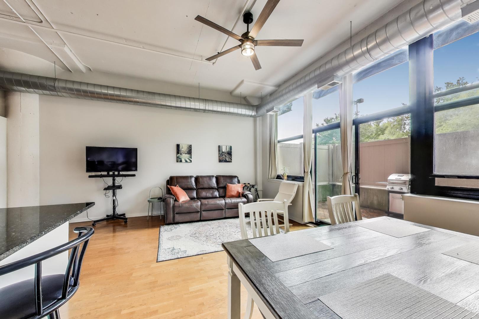 2323 West Pershing Road, Unit 124 Chicago, IL 60609 - Photo 17 of 37 Gallery Image 17