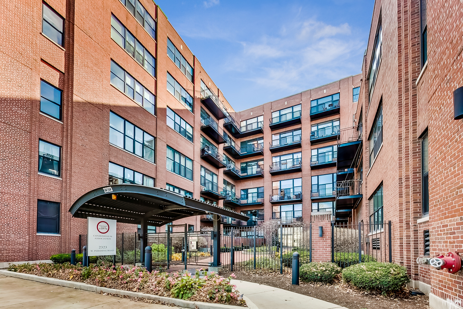 2323 West Pershing Road, Unit 124 Chicago, IL 60609 - Photo 4 of 37 Gallery Image 4