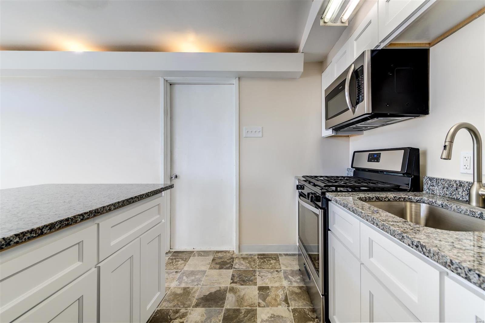11421 Manchester Road St. Louis, MO 63122 - Photo 15 of 26 Gallery Image 15