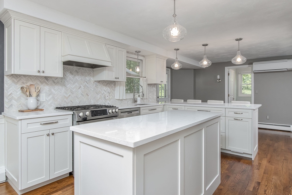 561 Old Dunstable Road Groton, MA 01450 - Photo 10 of 39