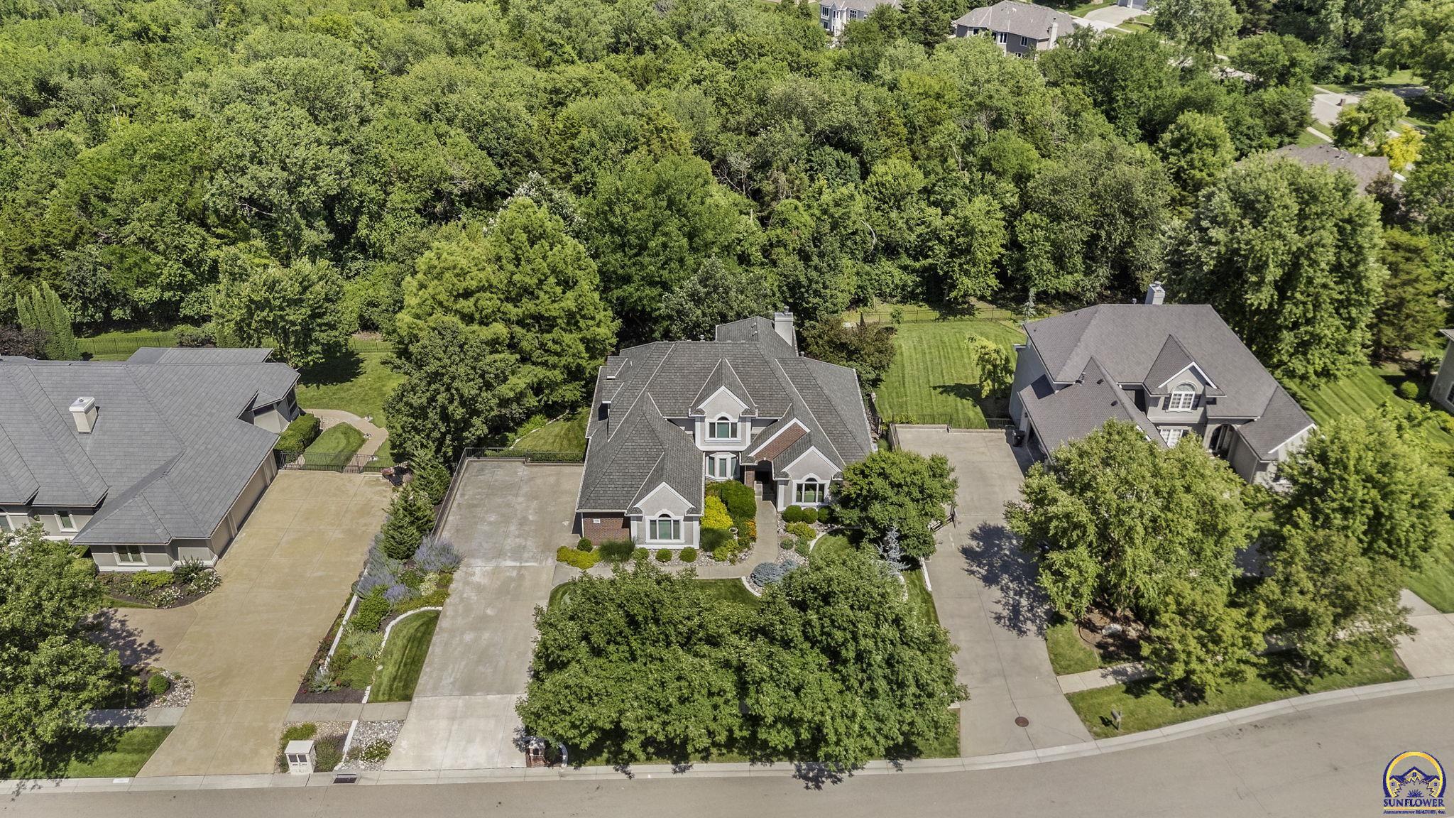 3916 Southwest Clarion Place Topeka, KS 66610 - Photo 65 of 96