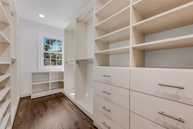 $2,199,999 | 15 Southwick Court North, Plainview, NY 11803