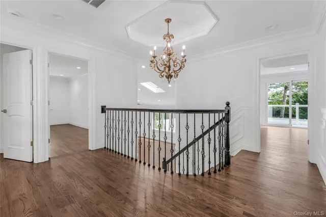 $2,199,999 | 15 Southwick Court North, Plainview, NY 11803