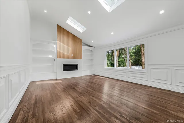 $2,199,999 | 15 Southwick Court North, Plainview, NY 11803