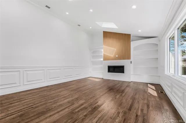 $2,199,999 | 15 Southwick Court North, Plainview, NY 11803