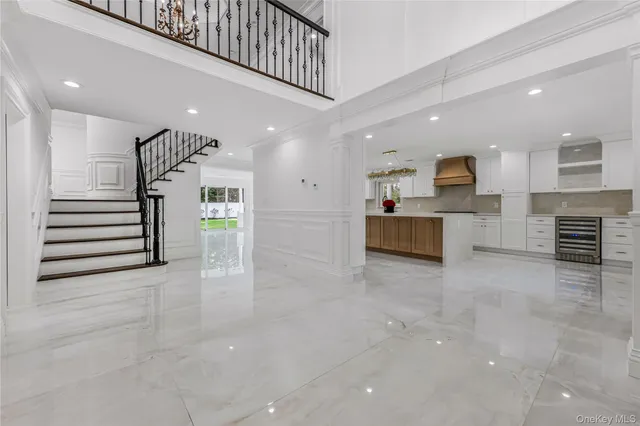 $2,199,999 | 15 Southwick Court North, Plainview, NY 11803