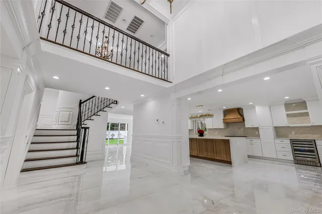 $2,199,999 | 15 Southwick Court North, Plainview, NY 11803