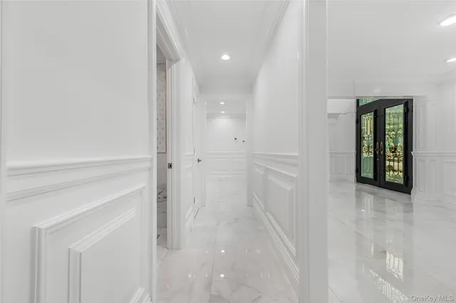 $2,199,999 | 15 Southwick Court North, Plainview, NY 11803