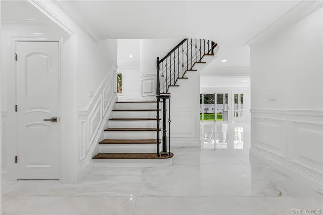 $2,199,999 | 15 Southwick Court North, Plainview, NY 11803